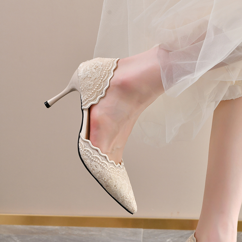 Dantelli Sivri Burunlu Yüksek  - Women'S Shoes incelemesi ve fiyatı