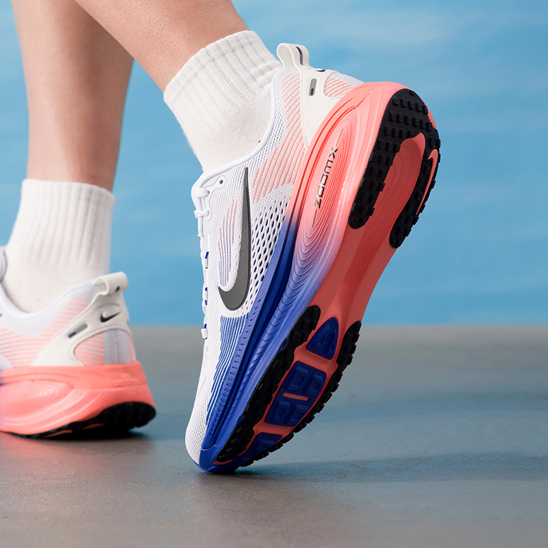 NIKE VOMERO 18 HM6803-114 Erke - Lightweight Road Running Shoes incelemesi ve fiyatı